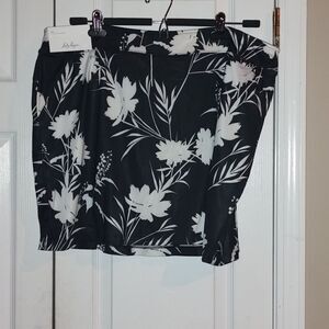 Lady Hagen cocktail hour 16" black & white golf floral Flounce Skort  Sz XXL NWT